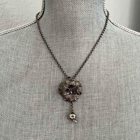 Alexander McQueen Necklace - Picture 15 of 17